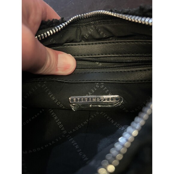 Steve Madden Crossbody Shoulder Bag Womens Black Sherpa Faux Leather Zip Logo - Picture 9 of 11
